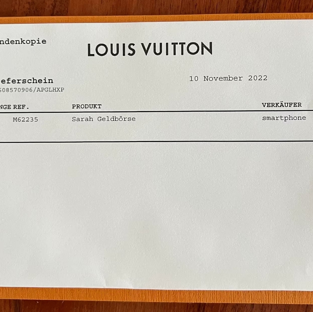 Louis Vuitton Monogram Sarah Wallet - Picture 5 of 9